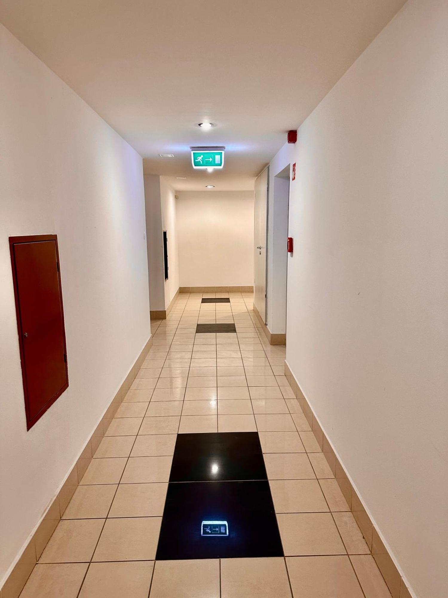 City Center Apartment With Balcony Budapest Exteriör bild