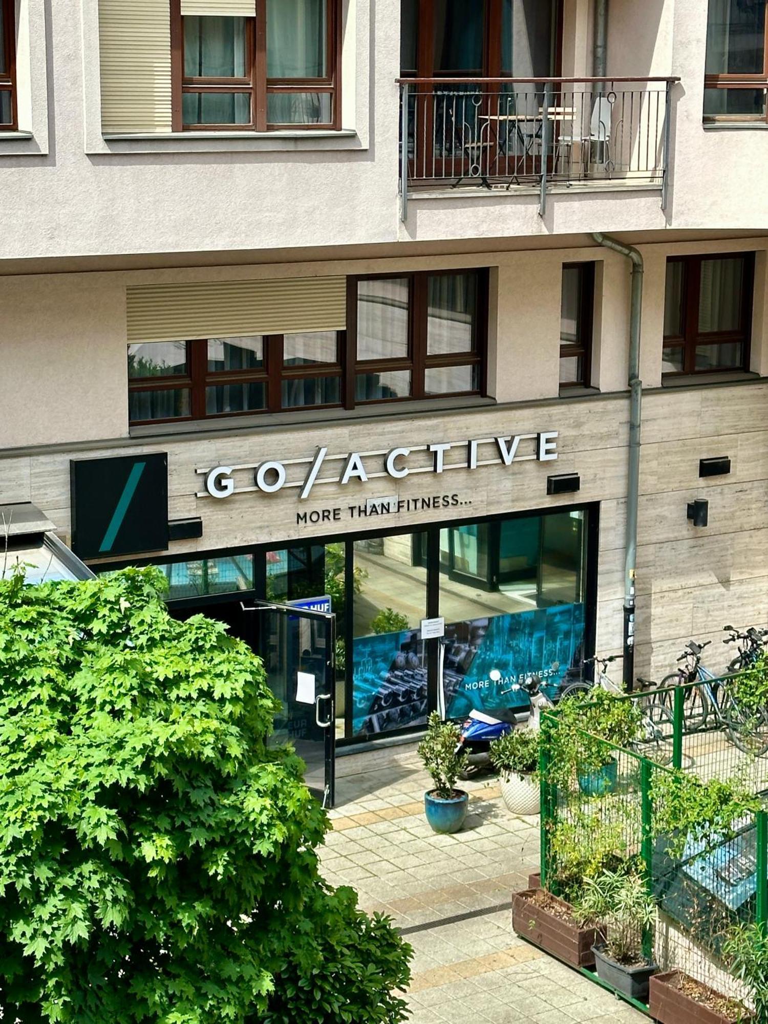 City Center Apartment With Balcony Budapest Exteriör bild