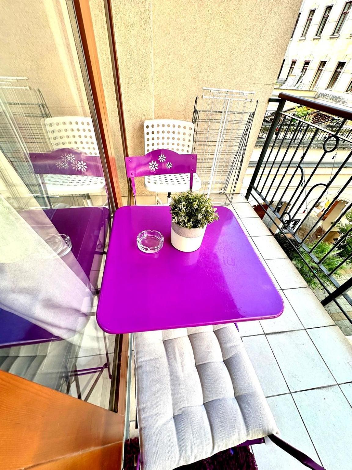 City Center Apartment With Balcony Budapest Exteriör bild
