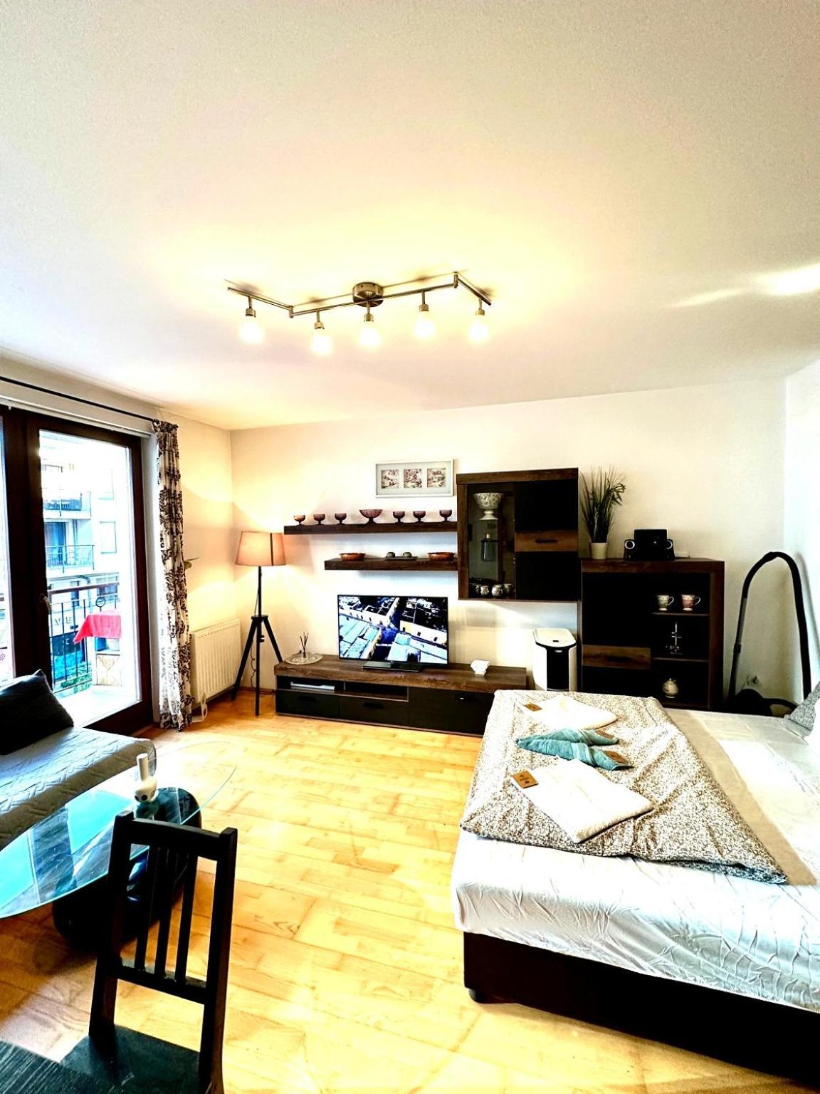 City Center Apartment With Balcony Budapest Exteriör bild