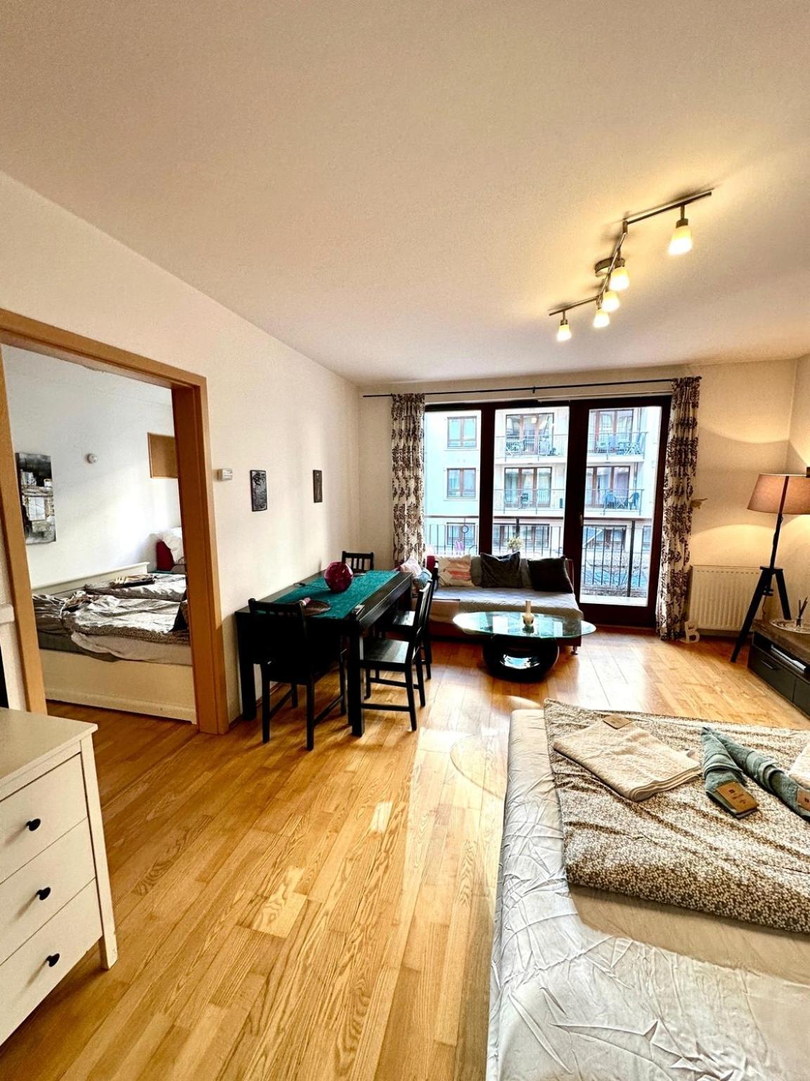 City Center Apartment With Balcony Budapest Exteriör bild
