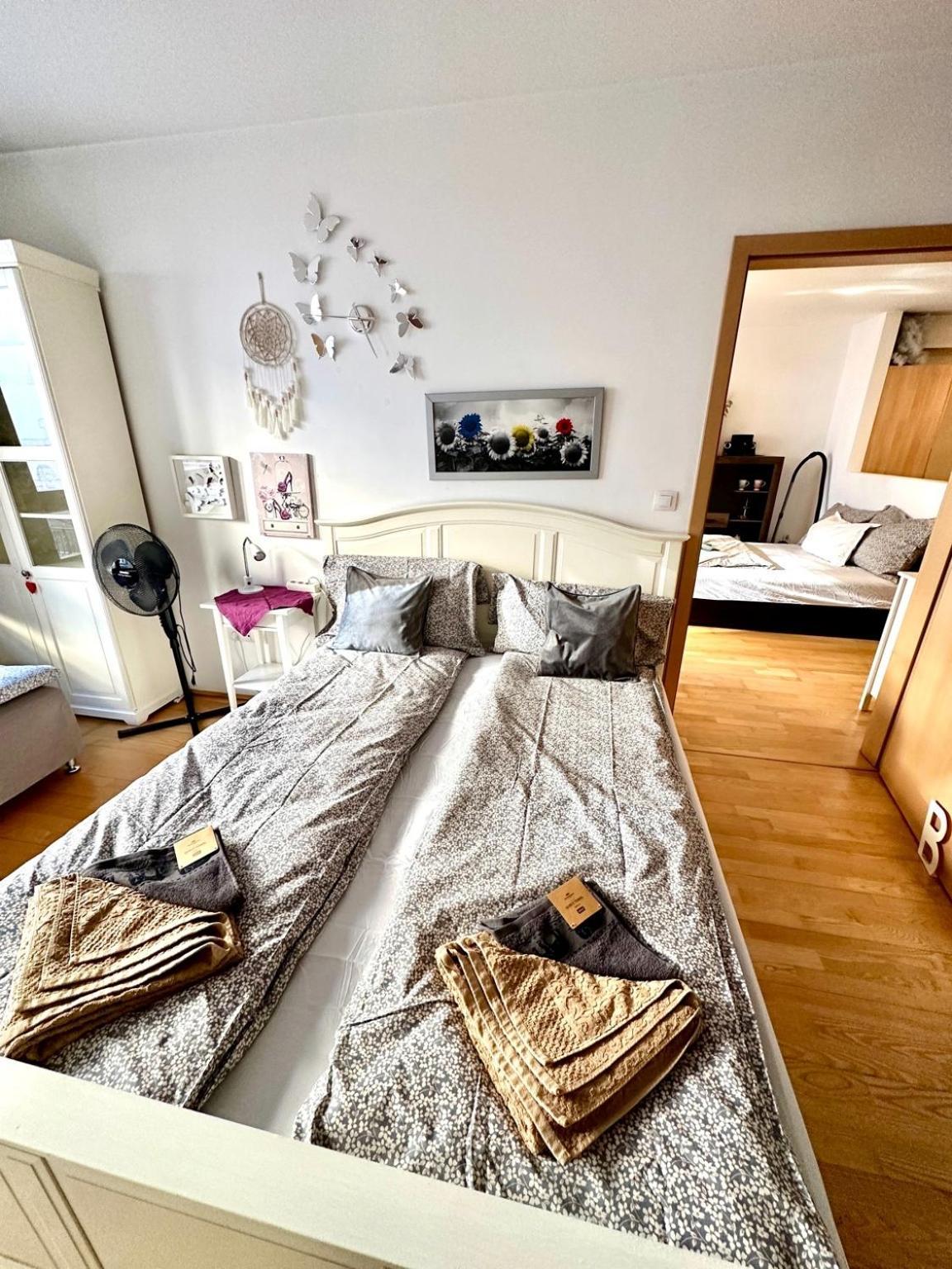 City Center Apartment With Balcony Budapest Exteriör bild